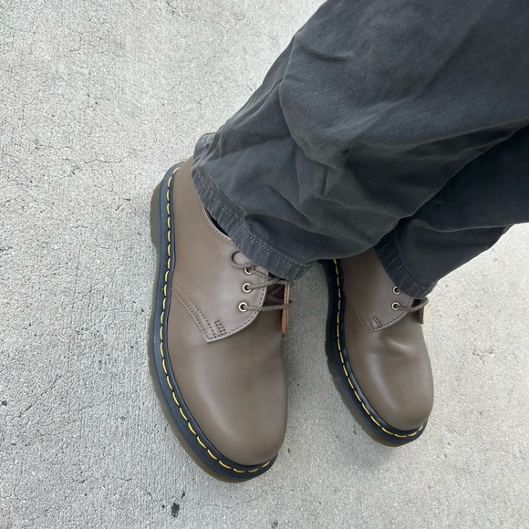 Dr Martens oxfords woman’s 8 men’s 7 - Picture 8 of 9